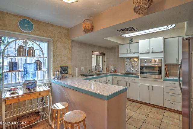 2631 E Prince Road, Tucson, AZ 85716