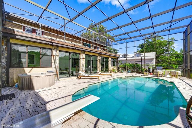 3304 MORAN ROAD, Tampa, FL 33618