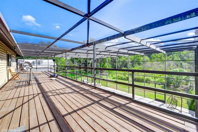 3304 MORAN ROAD, Tampa, FL 33618