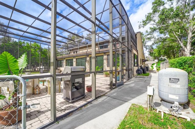 3304 MORAN ROAD, Tampa, FL 33618