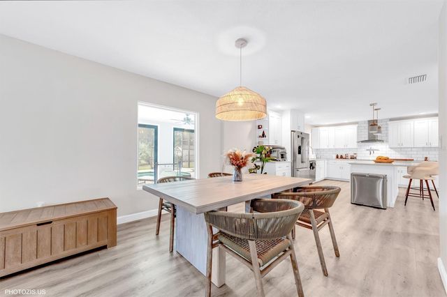 3304 MORAN ROAD, Tampa, FL 33618