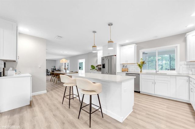 3304 MORAN ROAD, Tampa, FL 33618