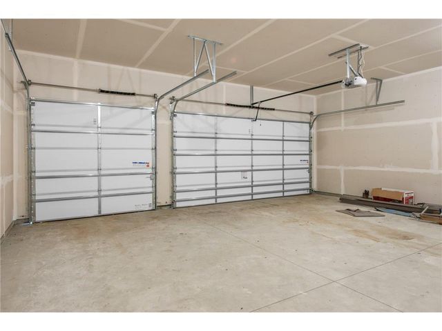 2870 Victoria Street N, Roseville, MN 55113