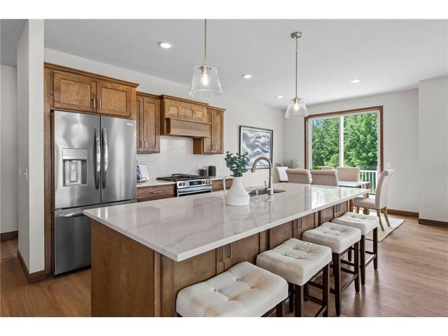 2870 Victoria Street N, Roseville, MN 55113