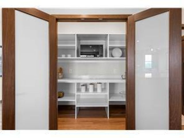 2870 Victoria Street N, Roseville, MN 55113