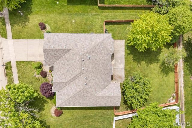 9 E Picketts Crossing, Edwardsville, IL 62025