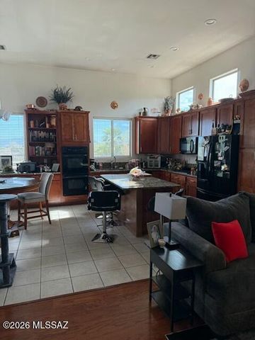 9081 E Sholefield Springs Place, Vail, AZ 85641