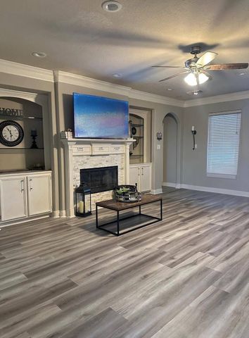 2006 Pebble Lane, Friendswood, TX 77546