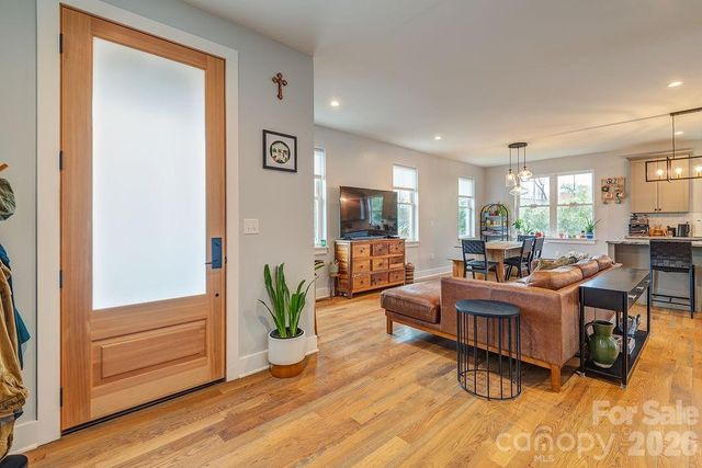 127 Alma Lane, Asheville, NC 28806