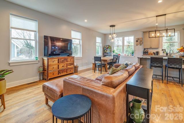 127 Alma Lane, Asheville, NC 28806