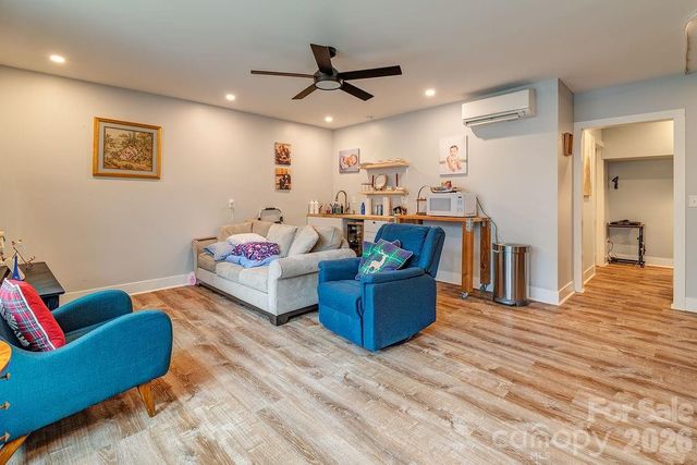 127 Alma Lane, Asheville, NC 28806