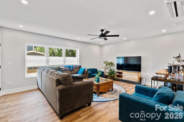 127 Alma Lane, Asheville, NC 28806