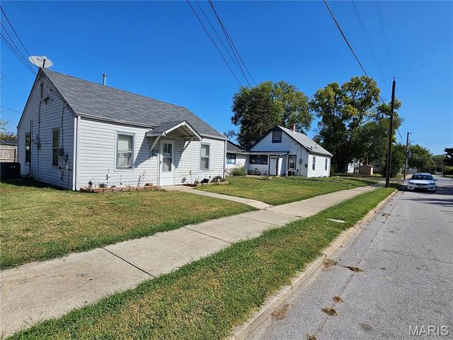 2101 N 4th Street, St Charles, MO 63301