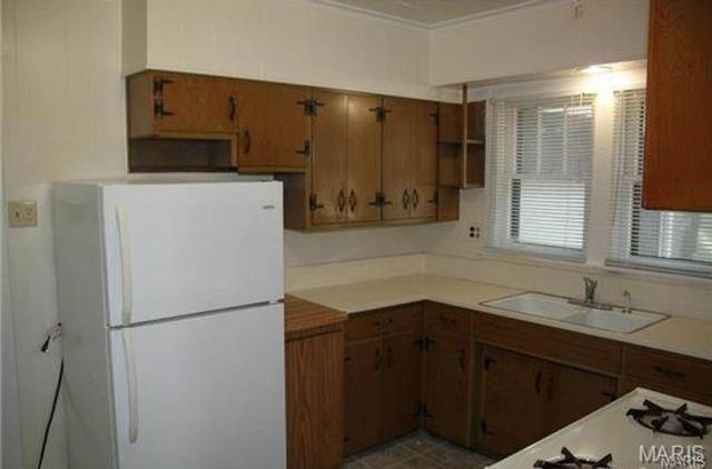 2101 N 4th Street, St Charles, MO 63301