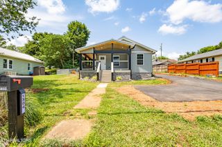 1304 Grove St, Loudon, TN 37774