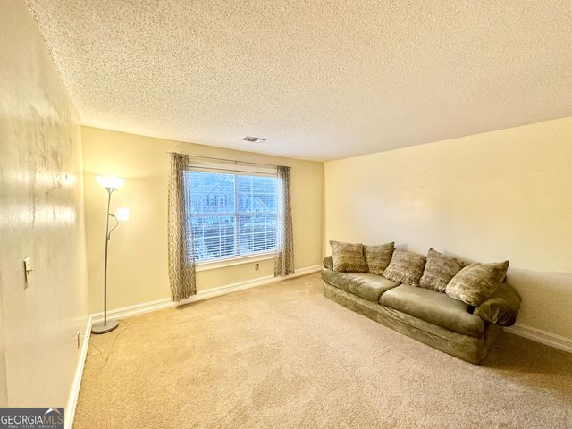 12342 Lakeside Parkway, Fayetteville, GA 30215