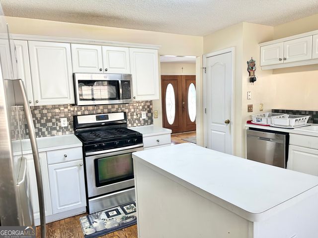 12342 Lakeside Parkway, Fayetteville, GA 30215