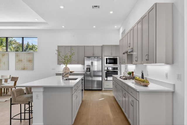 13697 Le Christine Drive, Palm Beach Gardens, FL 33412