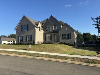 100 Kirkwall Court, Hendersonville, TN 37075