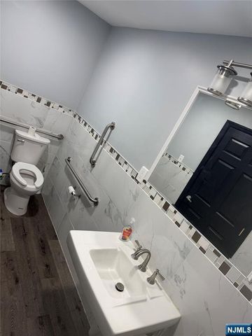 865 Teaneck Road 2, Teaneck, NJ 07666