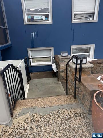 865 Teaneck Road 2, Teaneck, NJ 07666