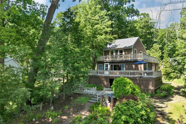 8-11 River Road, Barrington, NH 03825