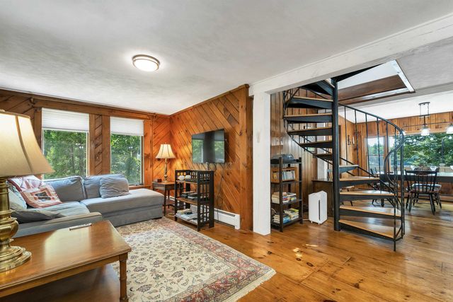 8-11 River Road, Barrington, NH 03825