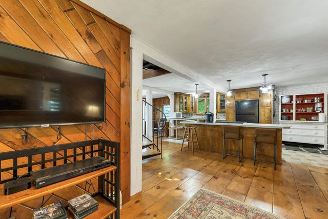 8-11 River Road, Barrington, NH 03825