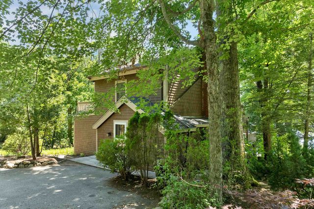 8-11 River Road, Barrington, NH 03825