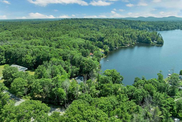 8-11 River Road, Barrington, NH 03825