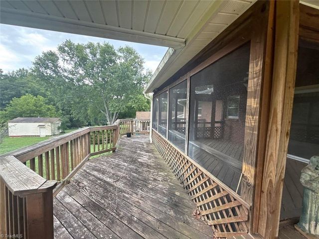 2631 Creekwood Drive, Winston-salem, NC 27103