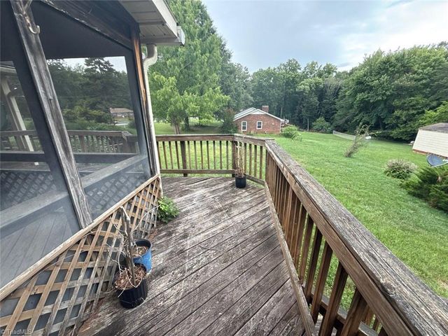 2631 Creekwood Drive, Winston-salem, NC 27103