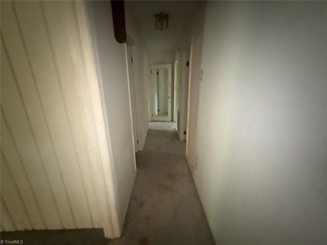 2631 Creekwood Drive, Winston-salem, NC 27103