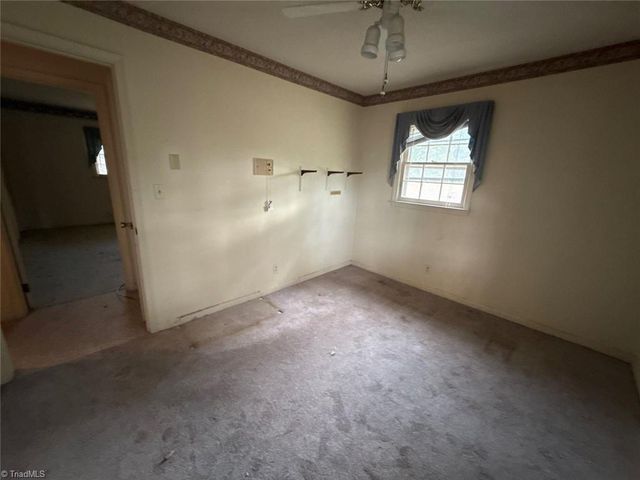2631 Creekwood Drive, Winston-salem, NC 27103