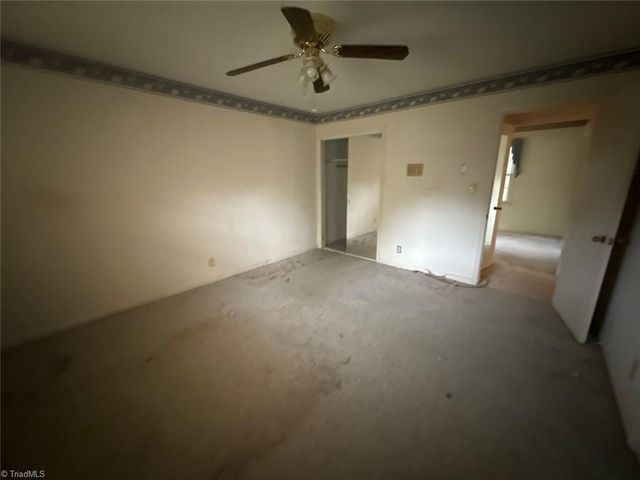 2631 Creekwood Drive, Winston-salem, NC 27103