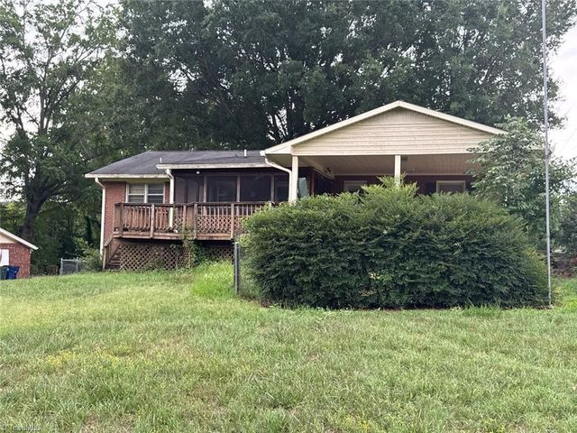 2631 Creekwood Drive, Winston-salem, NC 27103
