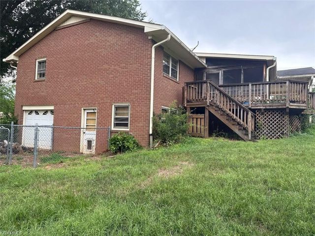 2631 Creekwood Drive, Winston-salem, NC 27103