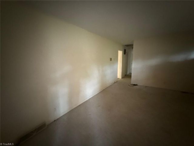 2631 Creekwood Drive, Winston-salem, NC 27103