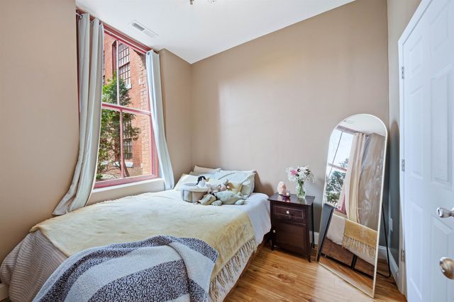470 Silver St Apt 123, Manchester, NH 03103