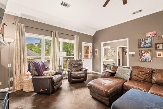 27 Winona Drive, Maumelle, AR 72113