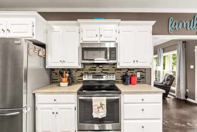 27 Winona Drive, Maumelle, AR 72113