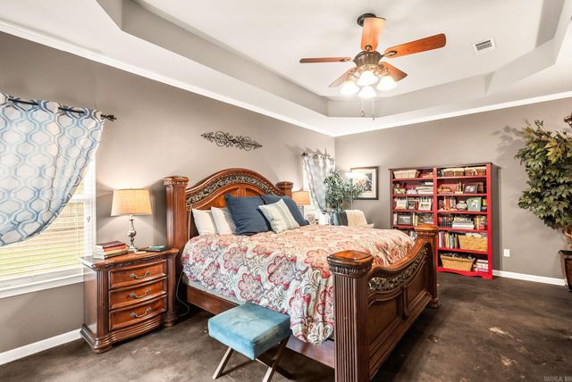 27 Winona Drive, Maumelle, AR 72113