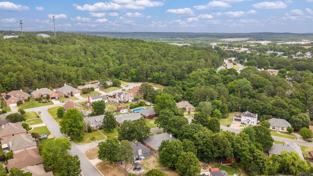 27 Winona Drive, Maumelle, AR 72113