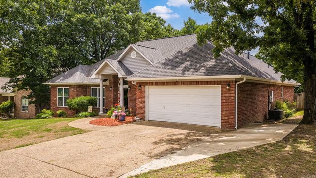 27 Winona Drive, Maumelle, AR 72113