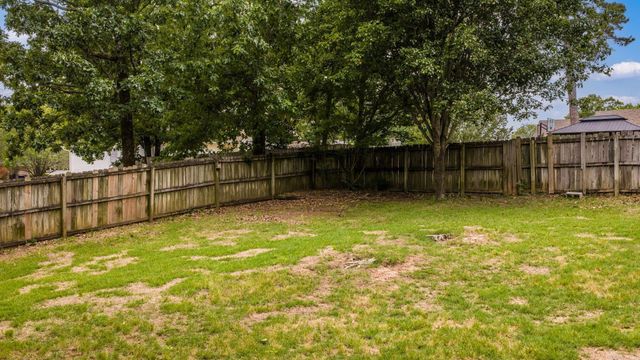 27 Winona Drive, Maumelle, AR 72113
