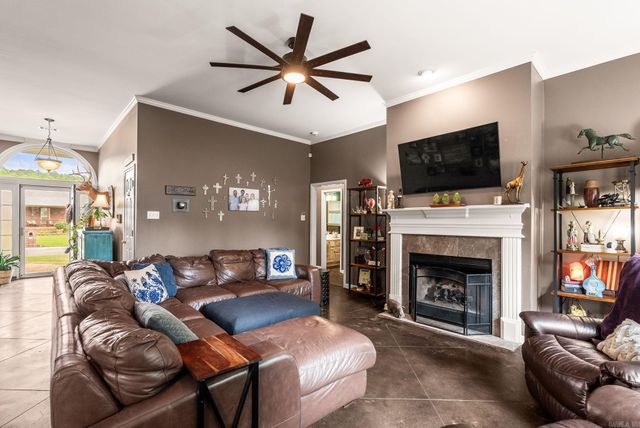 27 Winona Drive, Maumelle, AR 72113
