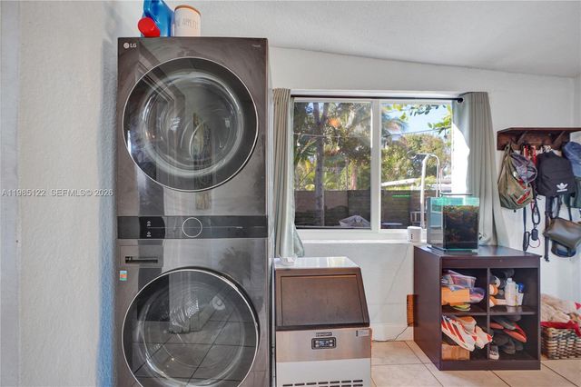 6420 SW 58th Pl, South Miami, FL 33143