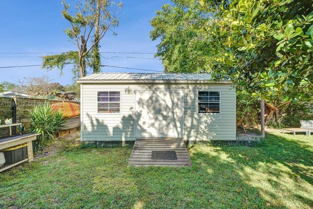 6420 SW 58th Pl, South Miami, FL 33143