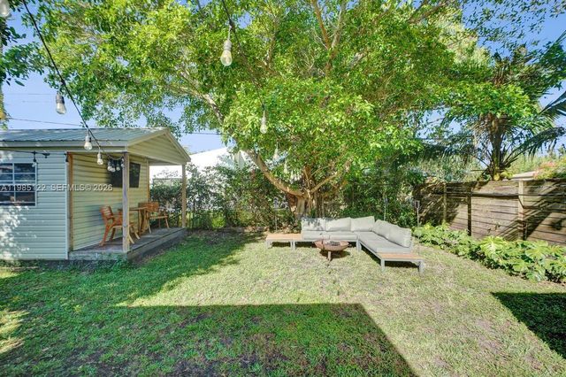 6420 SW 58th Pl, South Miami, FL 33143