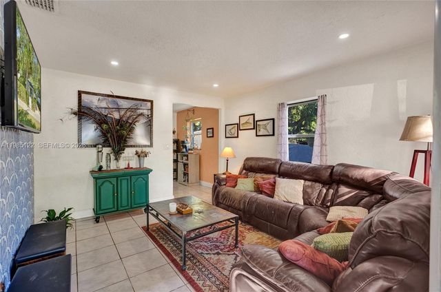 6420 SW 58th Pl, South Miami, FL 33143